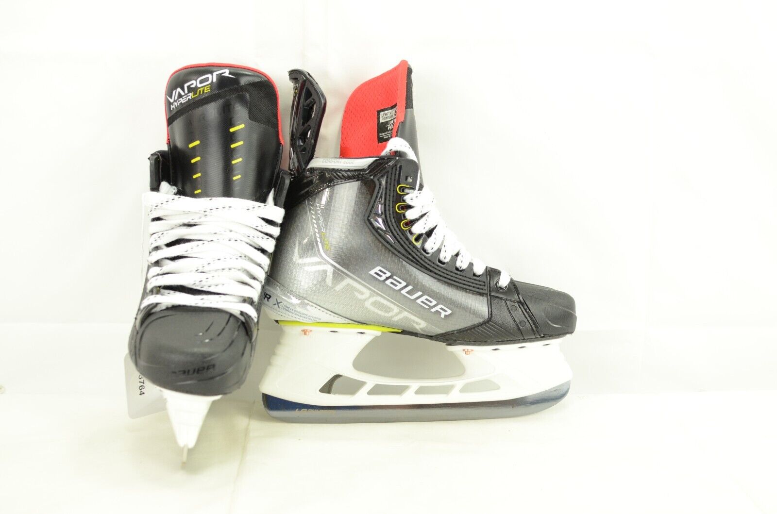 Bauer Vapor Hyperlite Ice Hockey Skates Intermediate Size 6.5 Fit 1 (0714-8764)