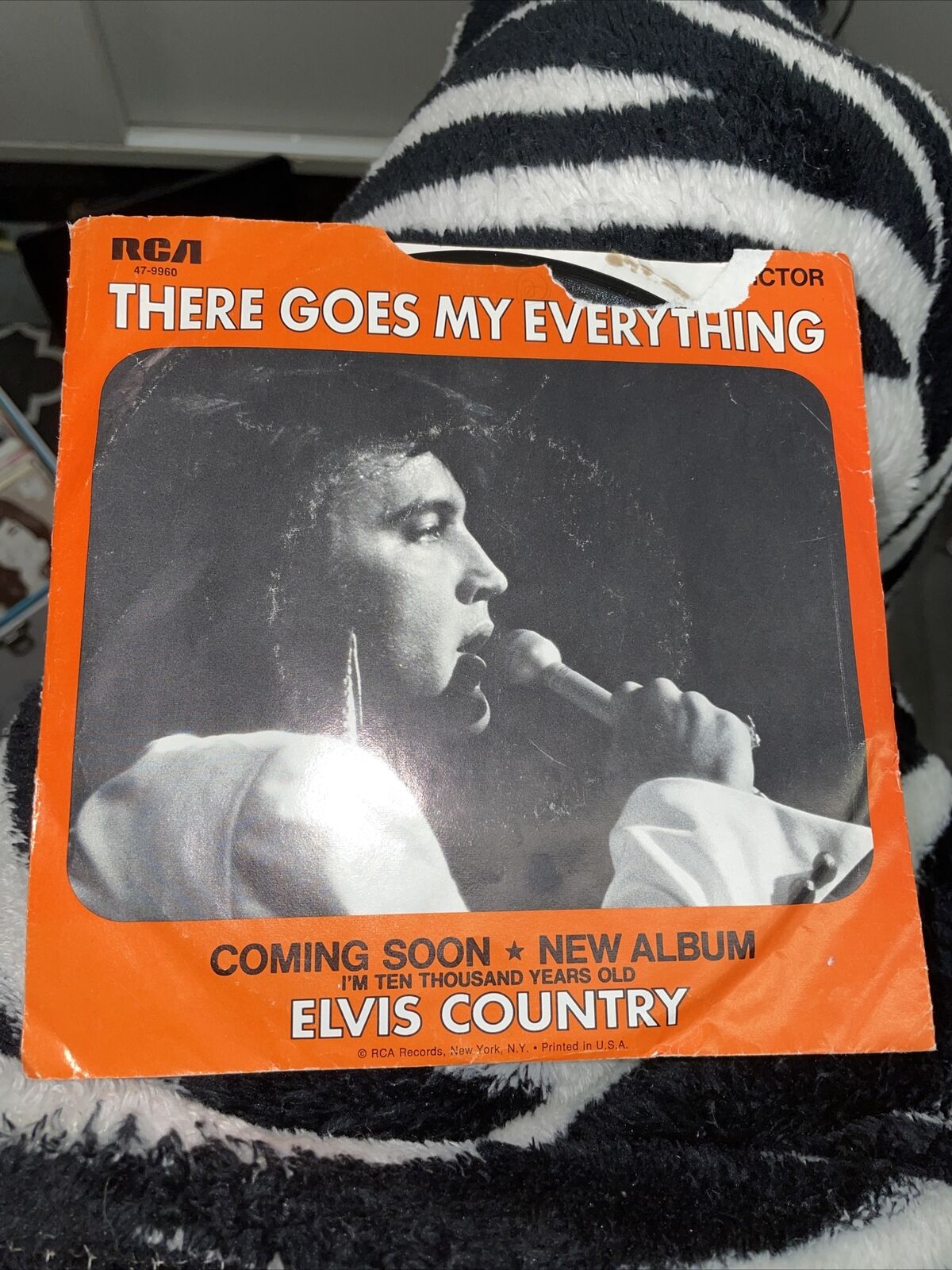 Elvis  I Really Don’t Want to Know / There Goes My Everything 45 Sleeve & Record